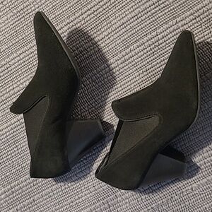 EUC Nurture Suede Booties